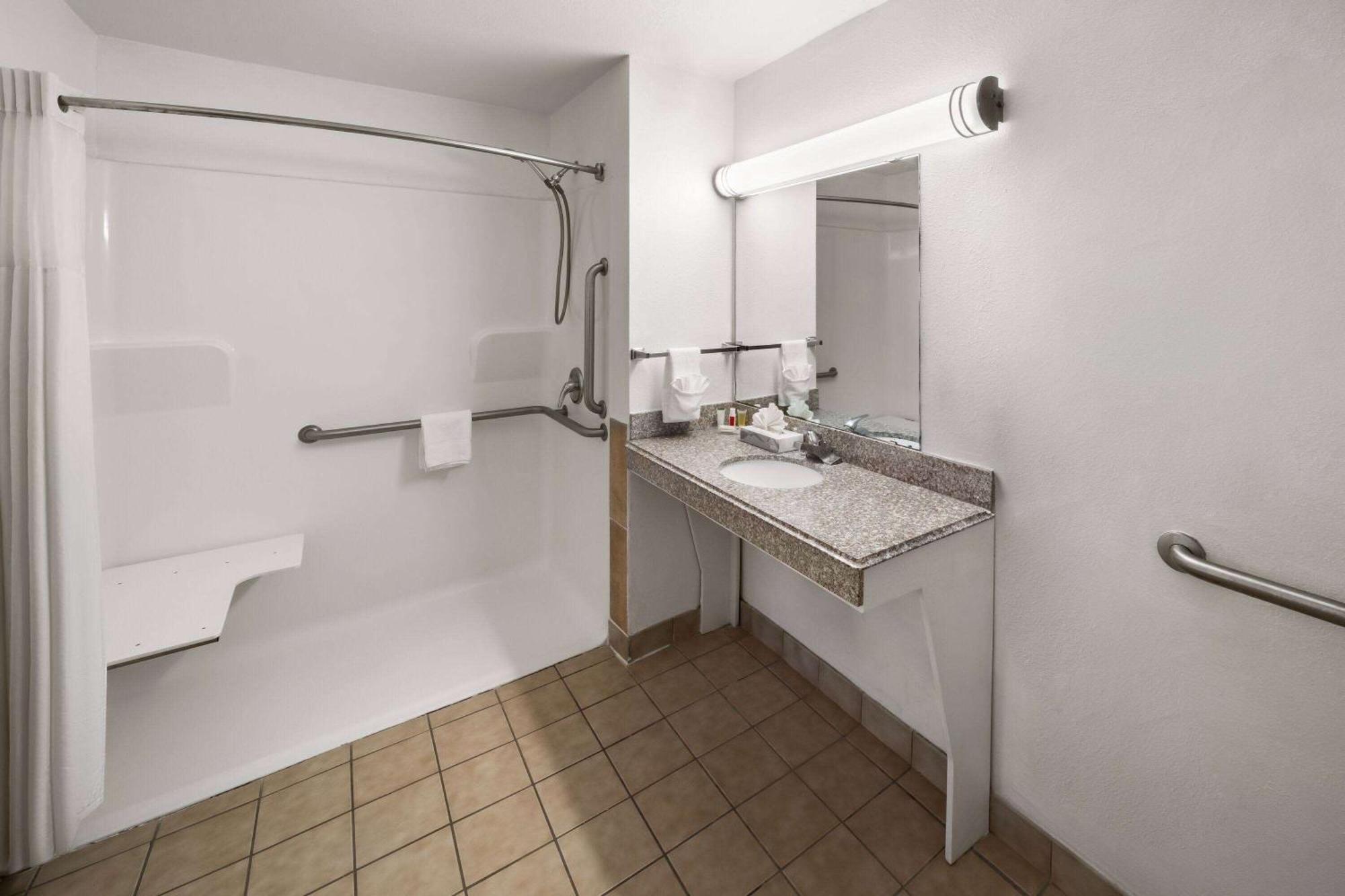 Super 8 By Wyndham Baton Rouge/I-10 Motell Prairieville Exteriör bild